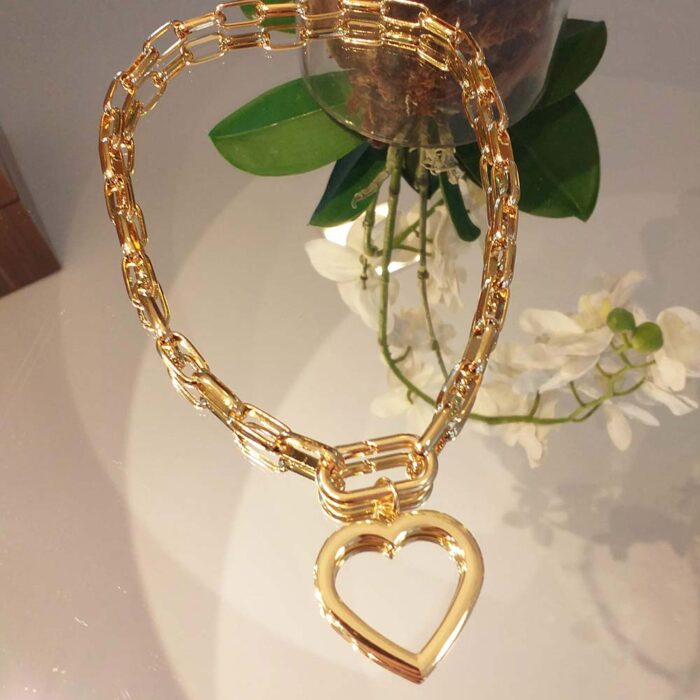 colar-coracao-vazado-1.jpg